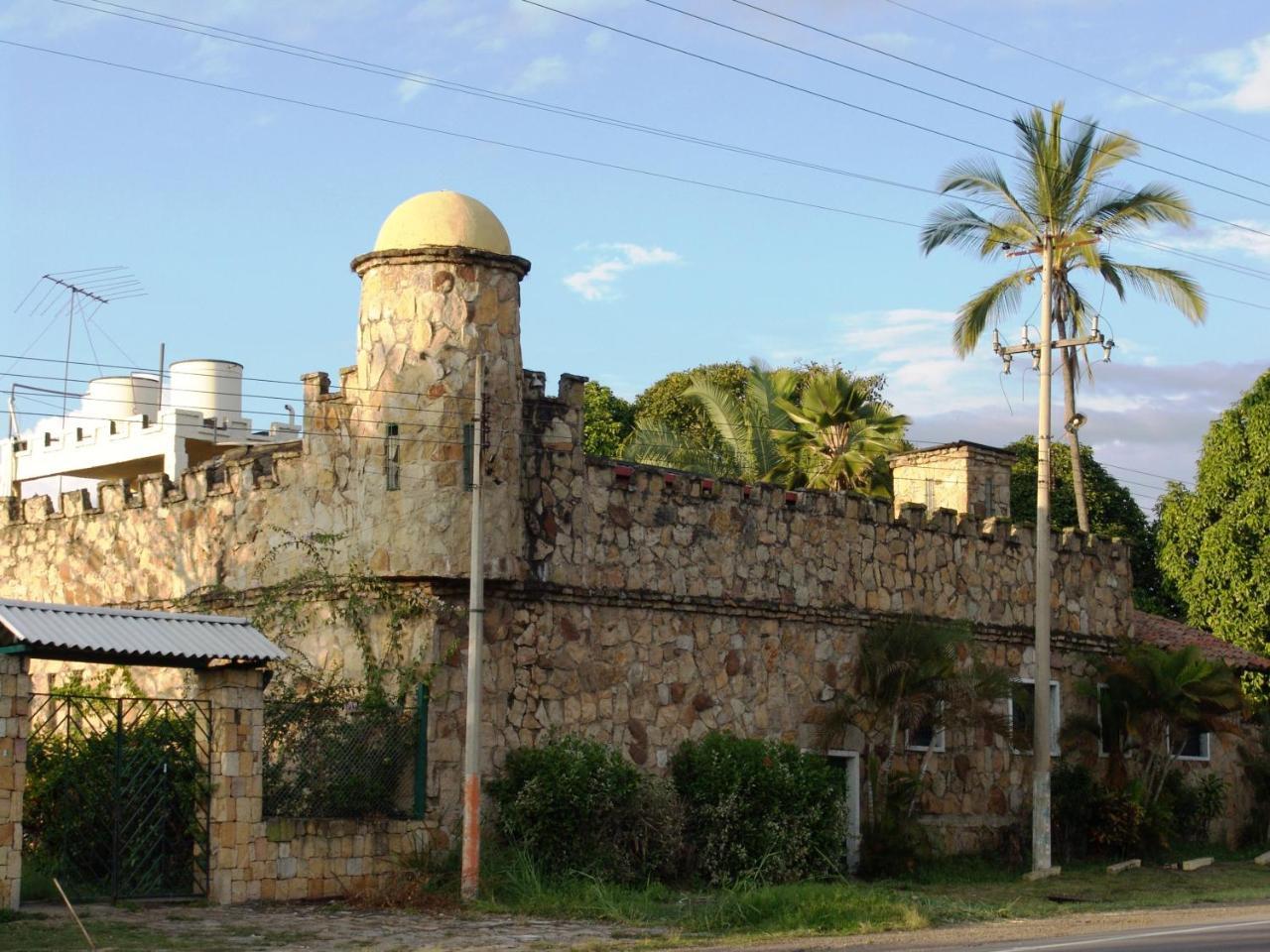 Hotel El Castillo Чинаута Екстериор снимка